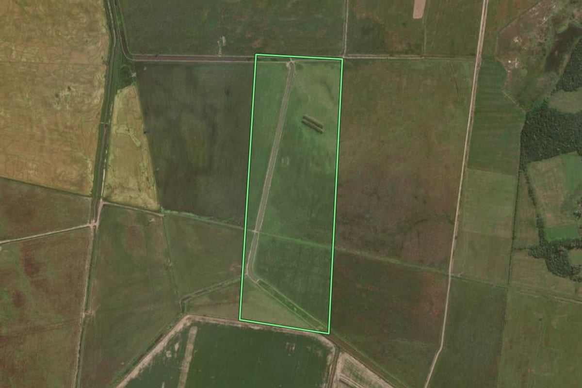 Imagem de satélite do imóvel rural em Rio Grande (RS), com o contorno declarado no CAR desenhado por cima.