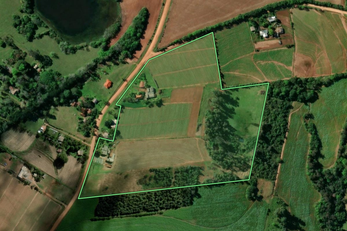 Imagem de satélite do imóvel rural em Rio Pardo (RS), com o contorno declarado no CAR desenhado por cima.
