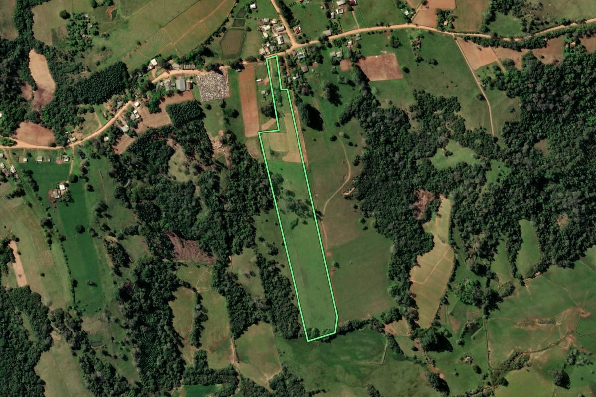 Imagem de satélite do imóvel rural em Rio Pardo (RS), com o contorno declarado no CAR desenhado por cima.