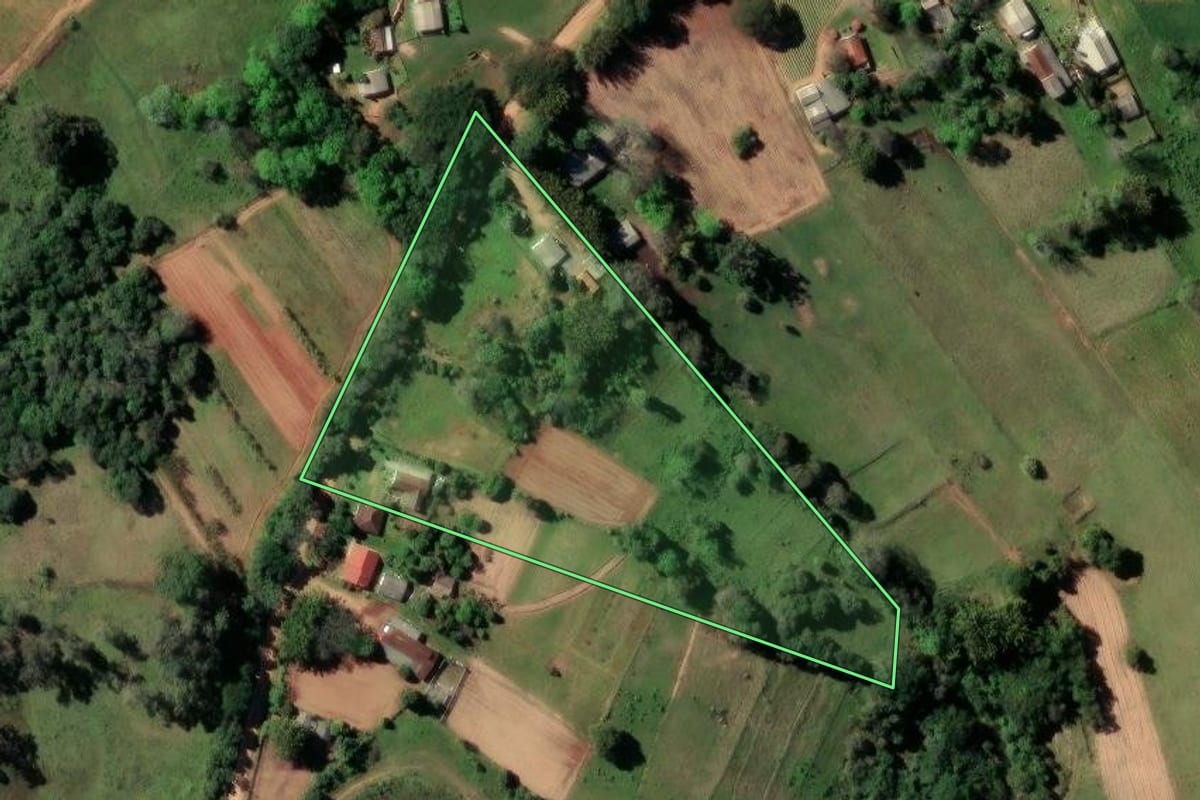 Imagem de satélite do imóvel rural em Rio Pardo (RS), com o contorno declarado no CAR desenhado por cima.