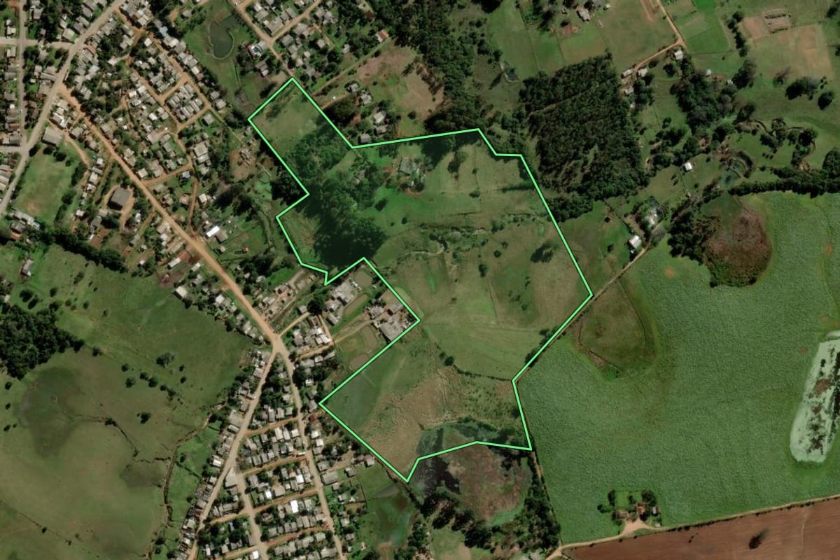Imagem de satélite do imóvel rural em Rio Pardo (RS), com o contorno declarado no CAR desenhado por cima.