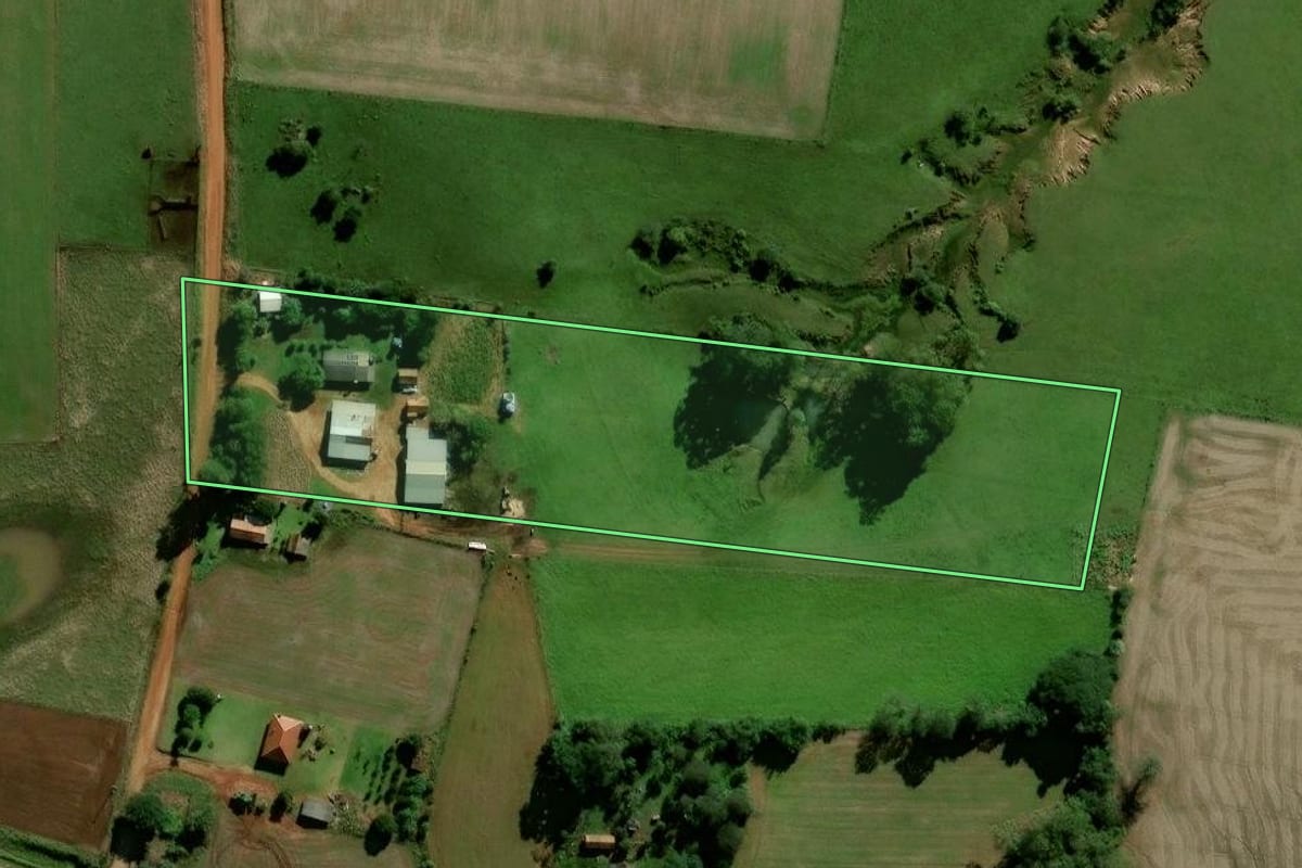 Imagem de satélite do imóvel rural em Rio Pardo (RS), com o contorno declarado no CAR desenhado por cima.