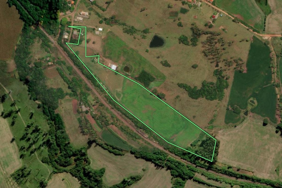Imagem de satélite do imóvel rural em Rio Pardo (RS), com o contorno declarado no CAR desenhado por cima.