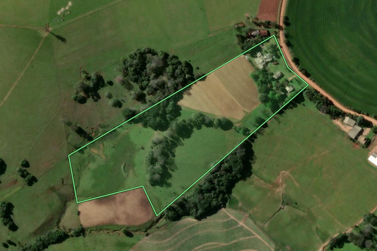 Imagem de satélite do imóvel rural em Rio Pardo (RS), com o contorno declarado no CAR desenhado por cima.