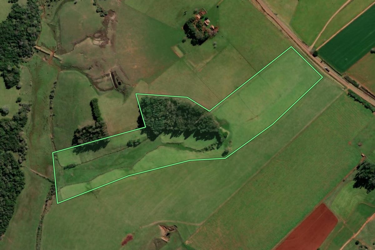 Imagem de satélite do imóvel rural em Rio Pardo (RS), com o contorno declarado no CAR desenhado por cima.