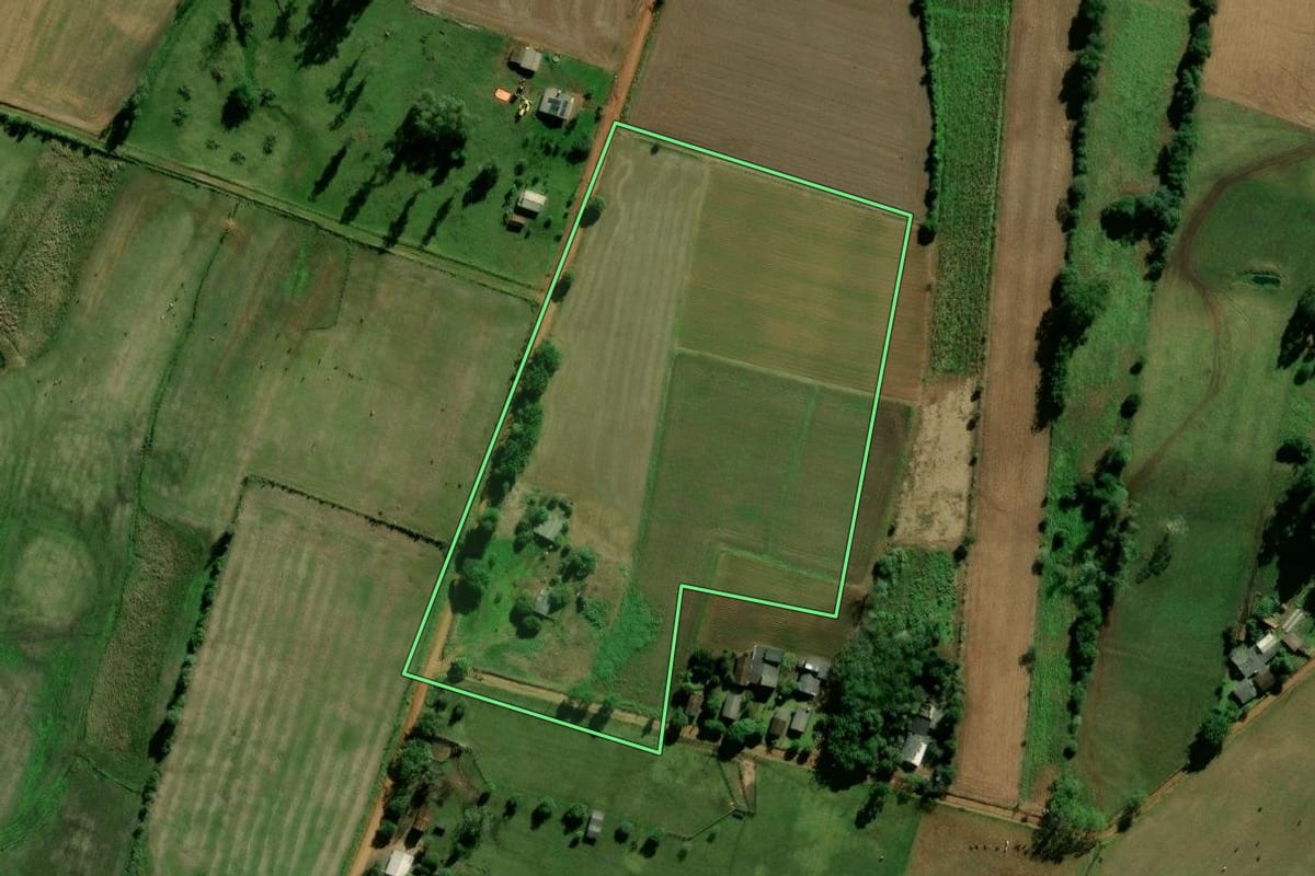 Imagem de satélite do imóvel rural em Rio Pardo (RS), com o contorno declarado no CAR desenhado por cima.