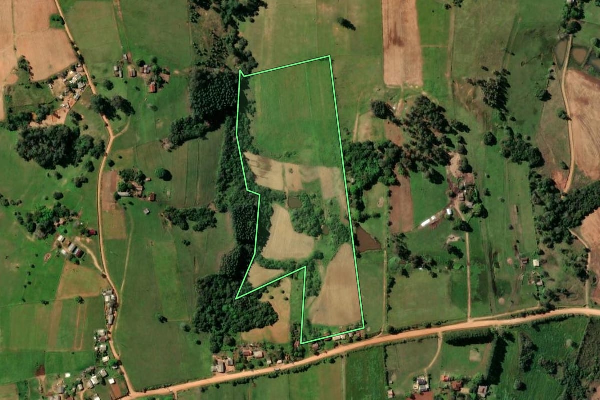 Imagem de satélite do imóvel rural em Rio Pardo (RS), com o contorno declarado no CAR desenhado por cima.