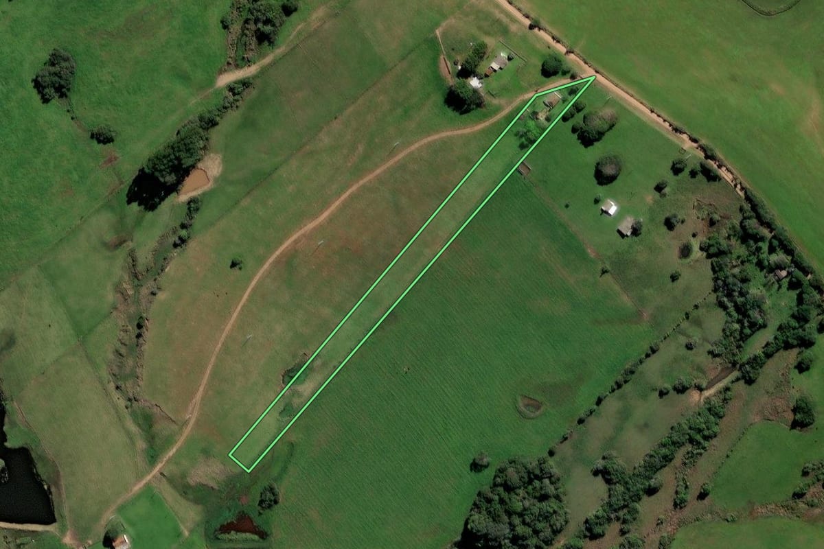 Imagem de satélite do imóvel rural em Rio Pardo (RS), com o contorno declarado no CAR desenhado por cima.