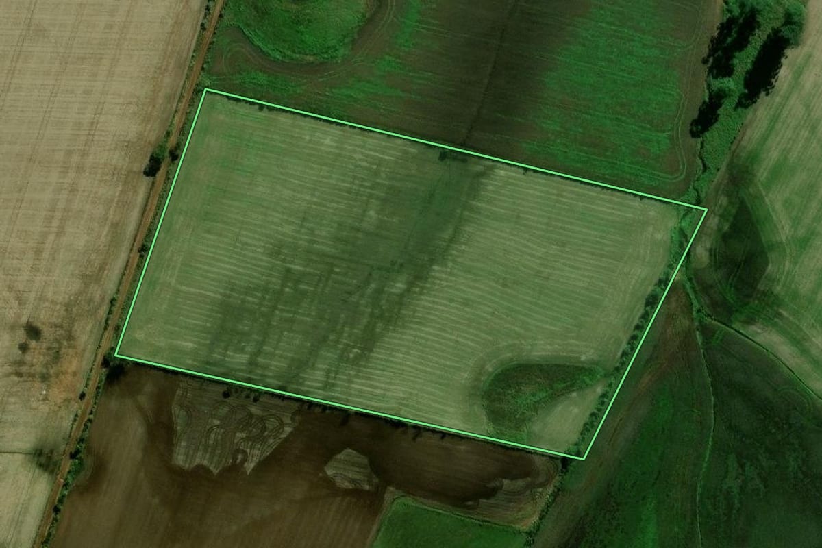 Imagem de satélite do imóvel rural em Rio Pardo (RS), com o contorno declarado no CAR desenhado por cima.