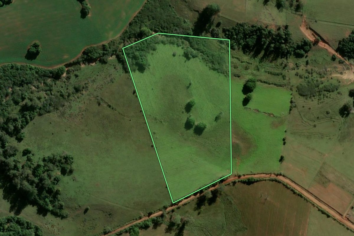 Imagem de satélite do imóvel rural em Rio Pardo (RS), com o contorno declarado no CAR desenhado por cima.