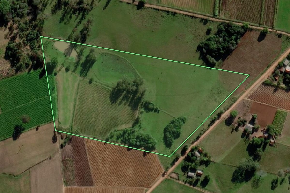 Imagem de satélite do imóvel rural em Rio Pardo (RS), com o contorno declarado no CAR desenhado por cima.