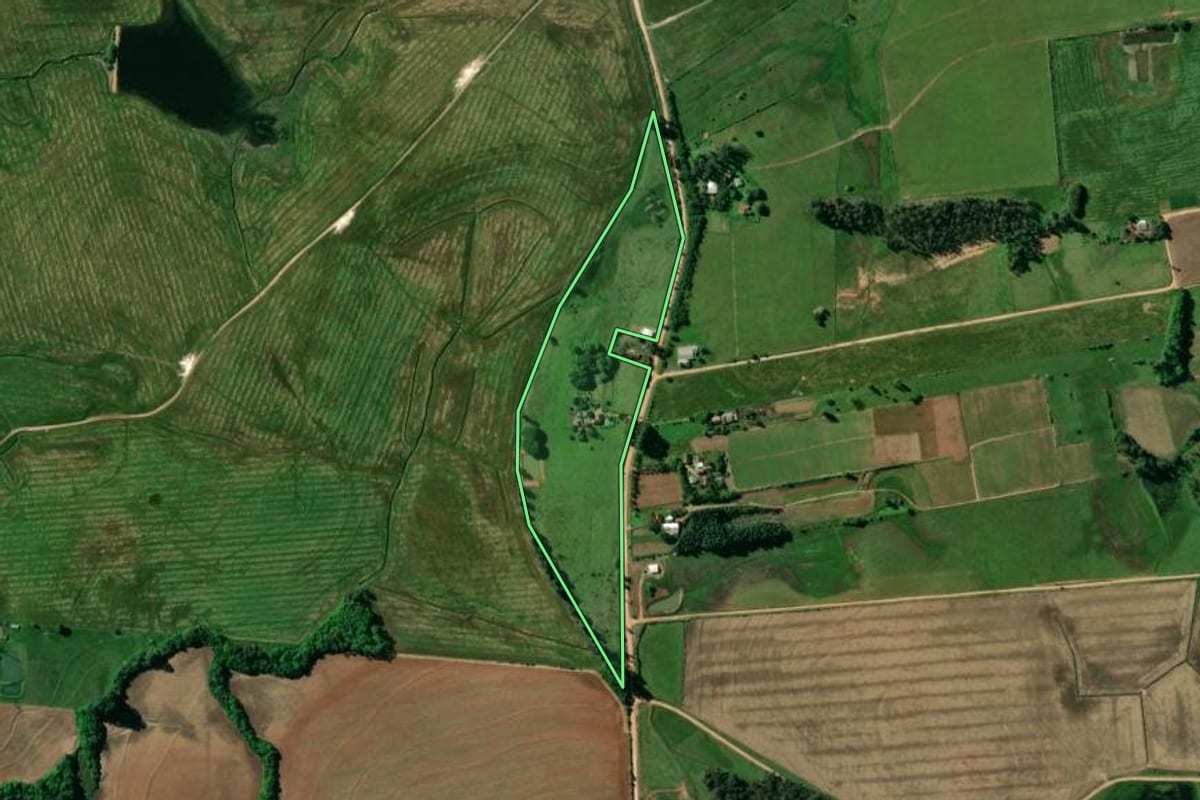 Imagem de satélite do imóvel rural em Rio Pardo (RS), com o contorno declarado no CAR desenhado por cima.
