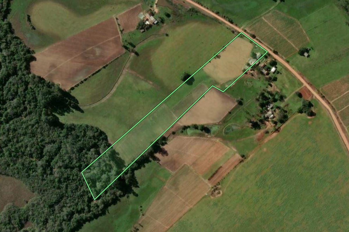 Imagem de satélite do imóvel rural em Rio Pardo (RS), com o contorno declarado no CAR desenhado por cima.