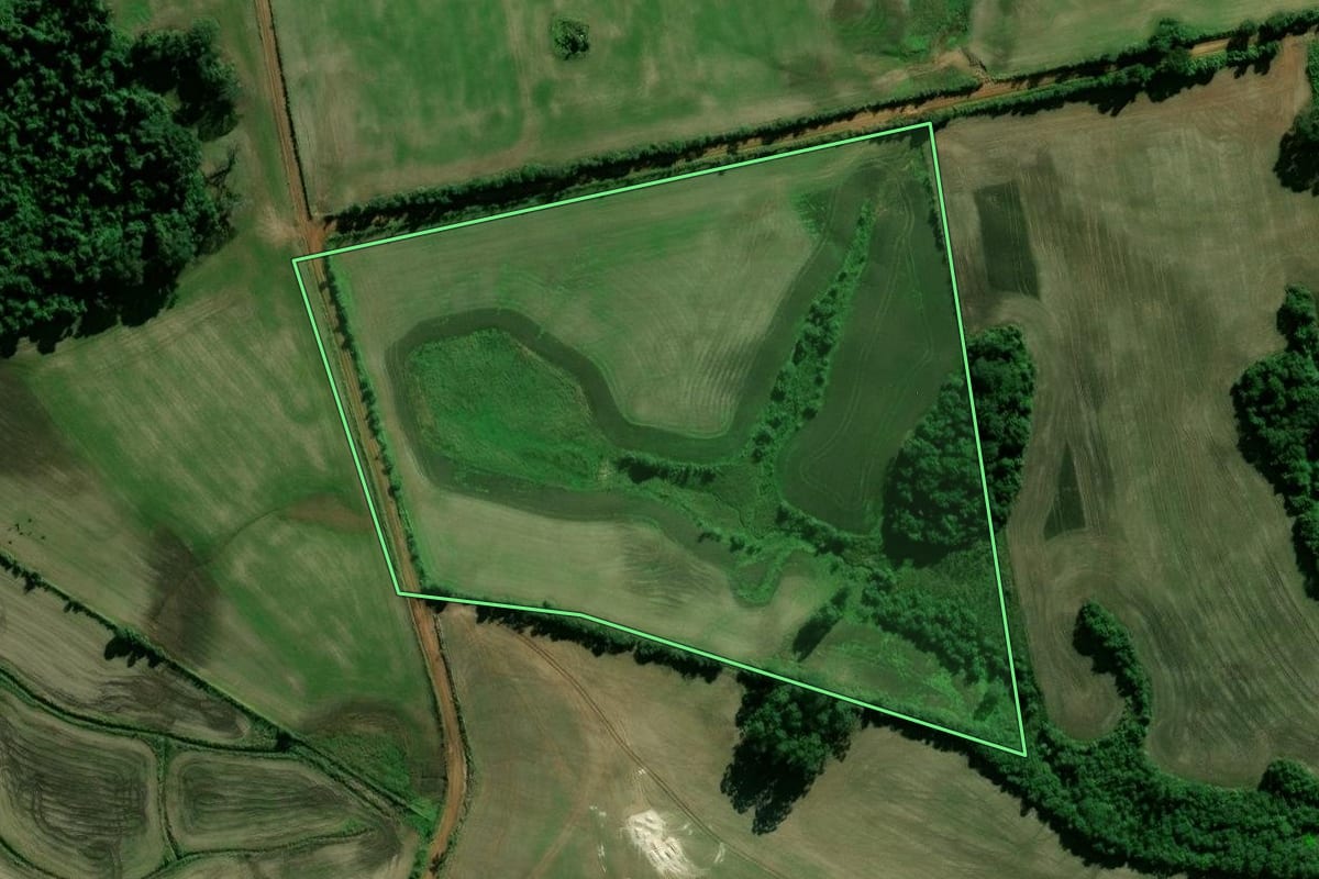 Imagem de satélite do imóvel rural em Rio Pardo (RS), com o contorno declarado no CAR desenhado por cima.