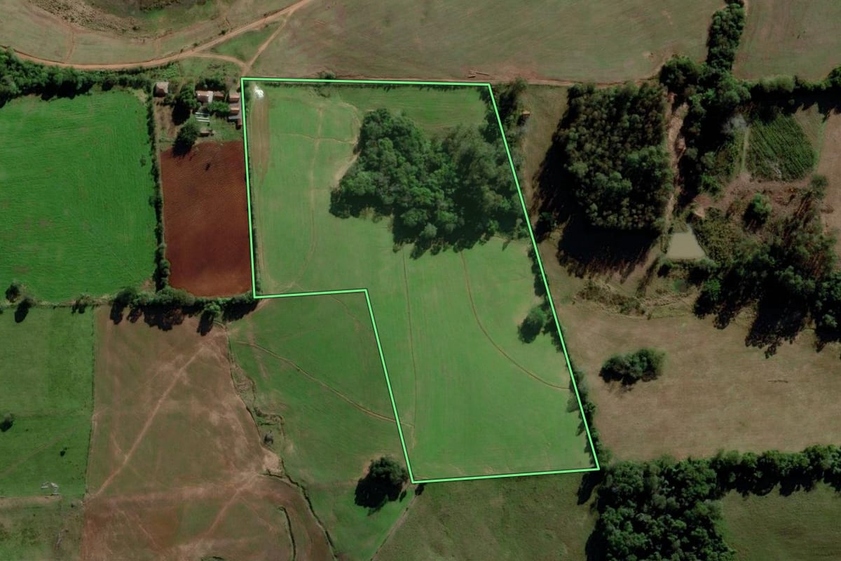 Imagem de satélite do imóvel rural em Rio Pardo (RS), com o contorno declarado no CAR desenhado por cima.