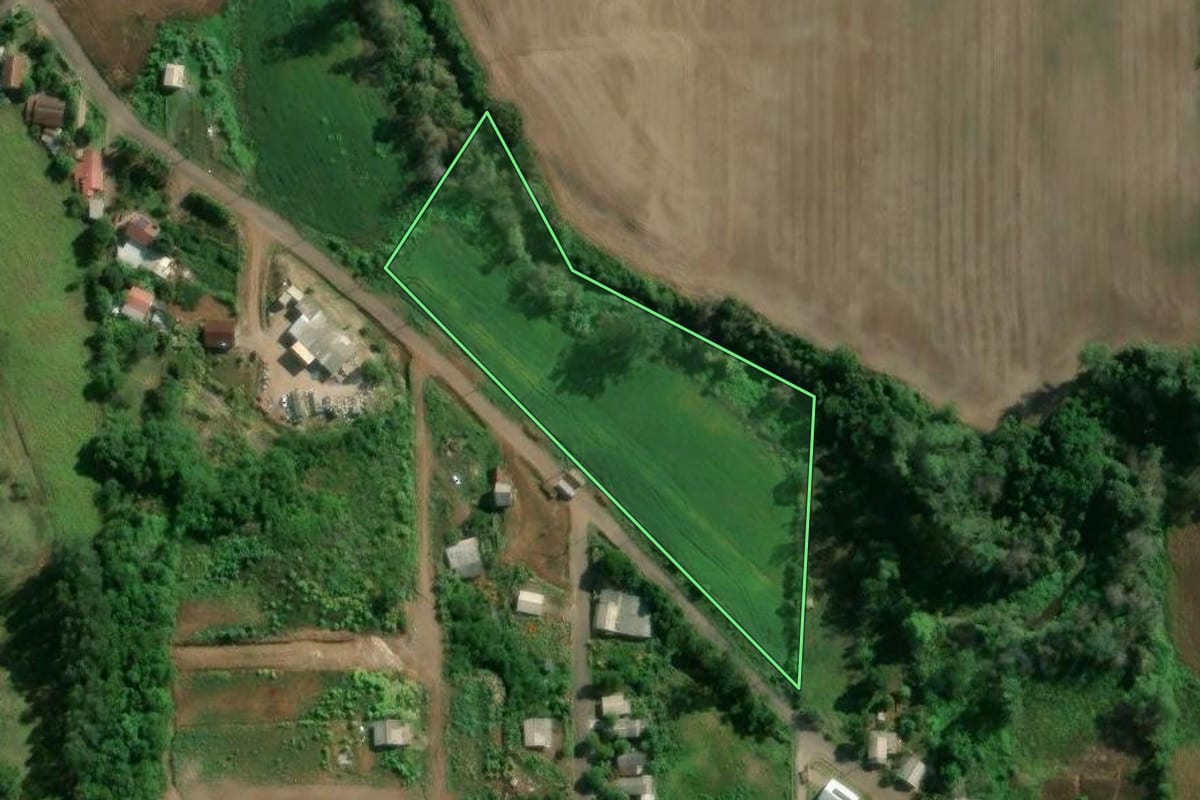 Imagem de satélite do imóvel rural em Roca Sales (RS), com o contorno declarado no CAR desenhado por cima.