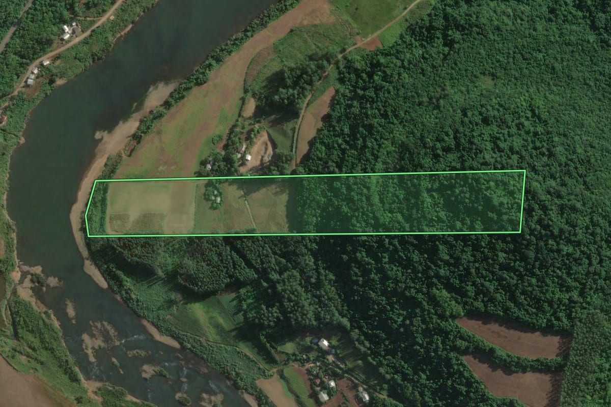 Imagem de satélite do imóvel rural em Roca Sales (RS), com o contorno declarado no CAR desenhado por cima.