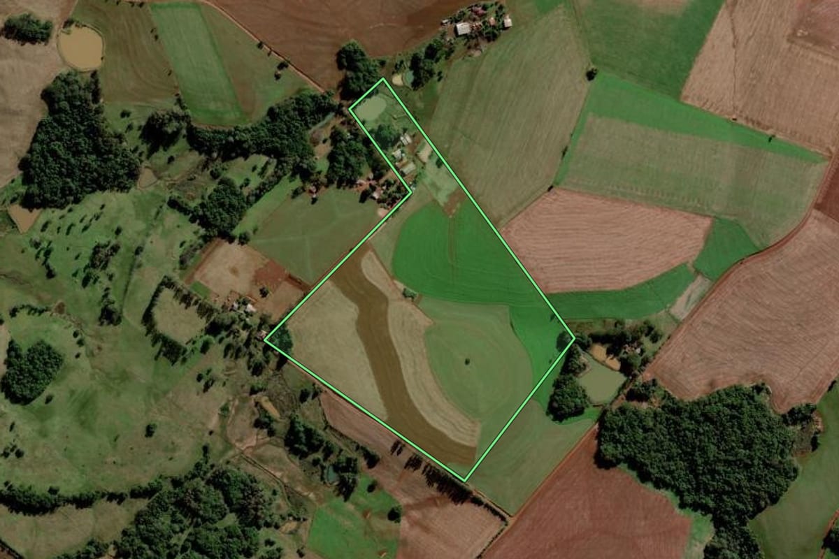Imagem de satélite do imóvel rural em Rolador (RS), com o contorno declarado no CAR desenhado por cima.