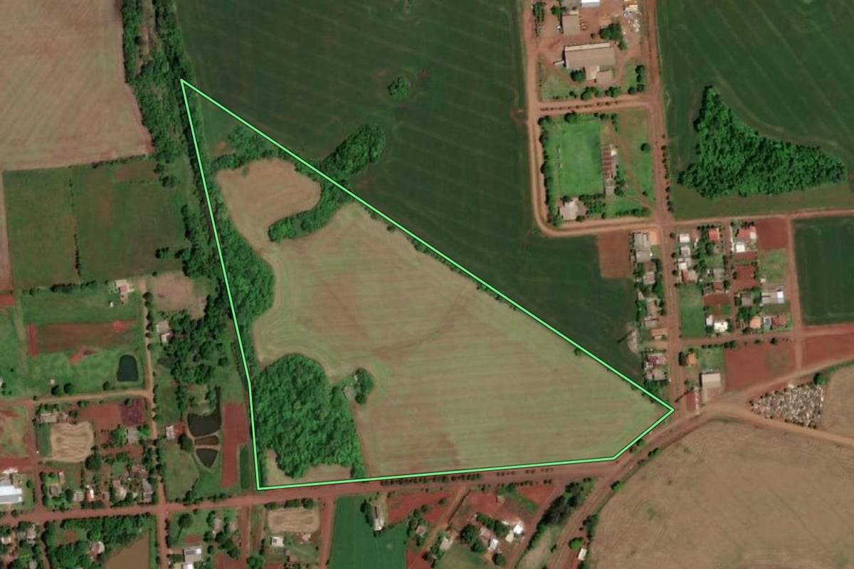 Imagem de satélite do imóvel rural em Rolador (RS), com o contorno declarado no CAR desenhado por cima.