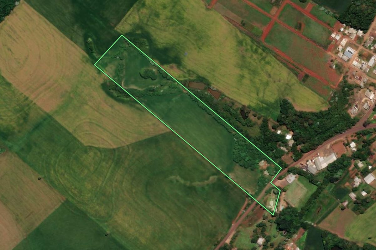 Imagem de satélite do imóvel rural em Ronda Alta (RS), com o contorno declarado no CAR desenhado por cima.