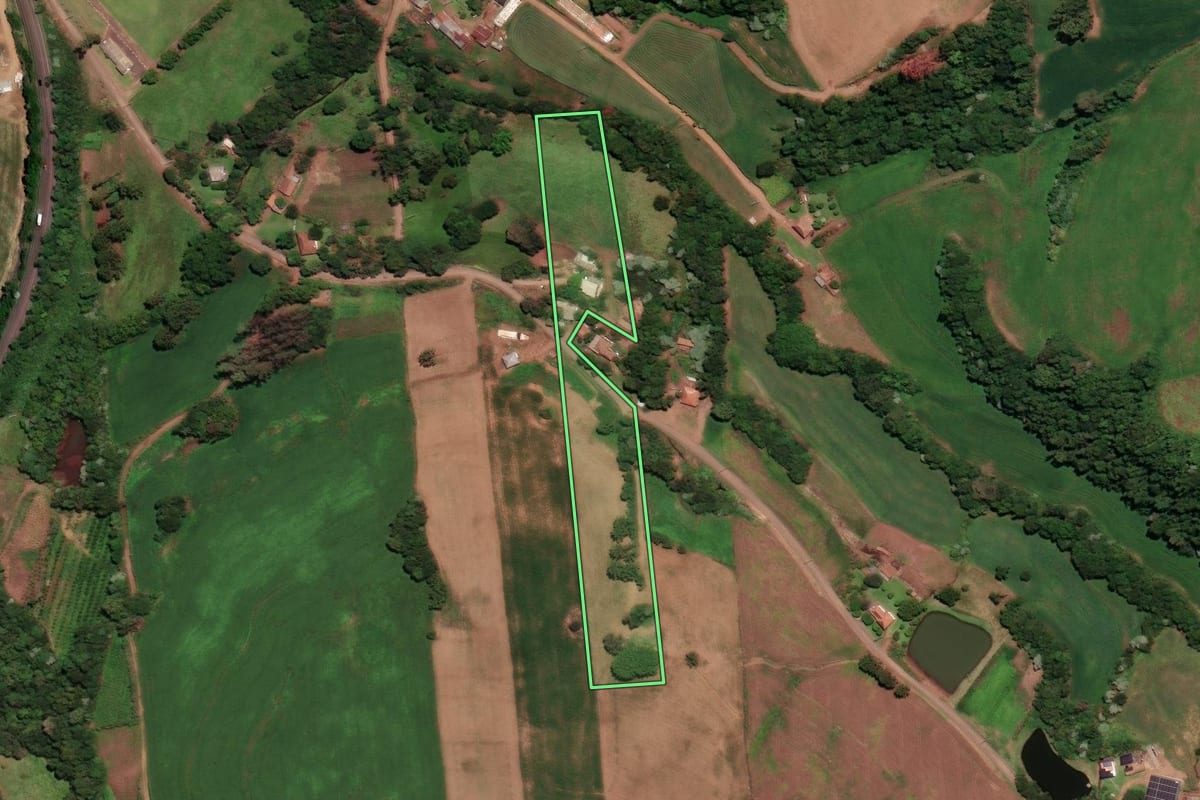 Imagem de satélite do imóvel rural em Rondinha (RS), com o contorno declarado no CAR desenhado por cima.