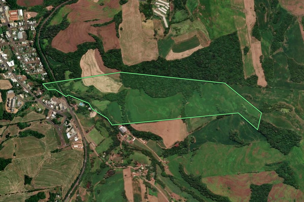 Imagem de satélite do imóvel rural em Rondinha (RS), com o contorno declarado no CAR desenhado por cima.