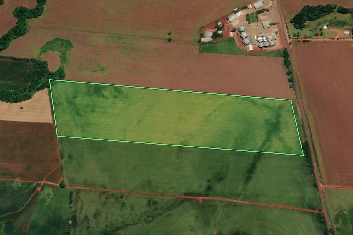 Imagem de satélite do imóvel rural em Rondinha (RS), com o contorno declarado no CAR desenhado por cima.