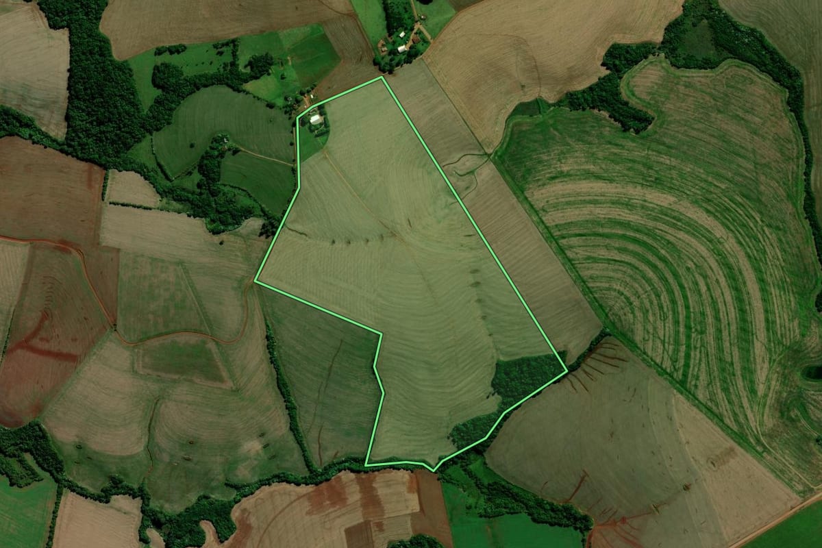 Imagem de satélite do imóvel rural em Saldanha Marinho (RS), com o contorno declarado no CAR desenhado por cima.