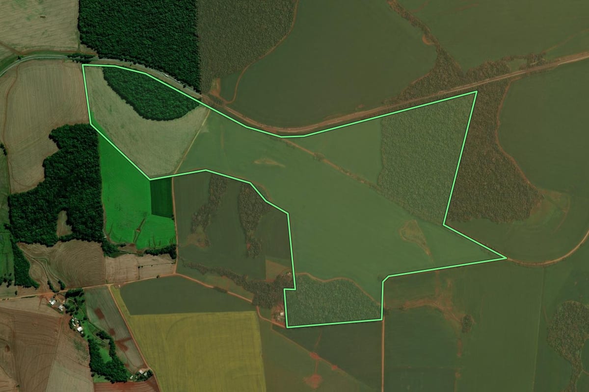 Imagem de satélite do imóvel rural em Saldanha Marinho (RS), com o contorno declarado no CAR desenhado por cima.