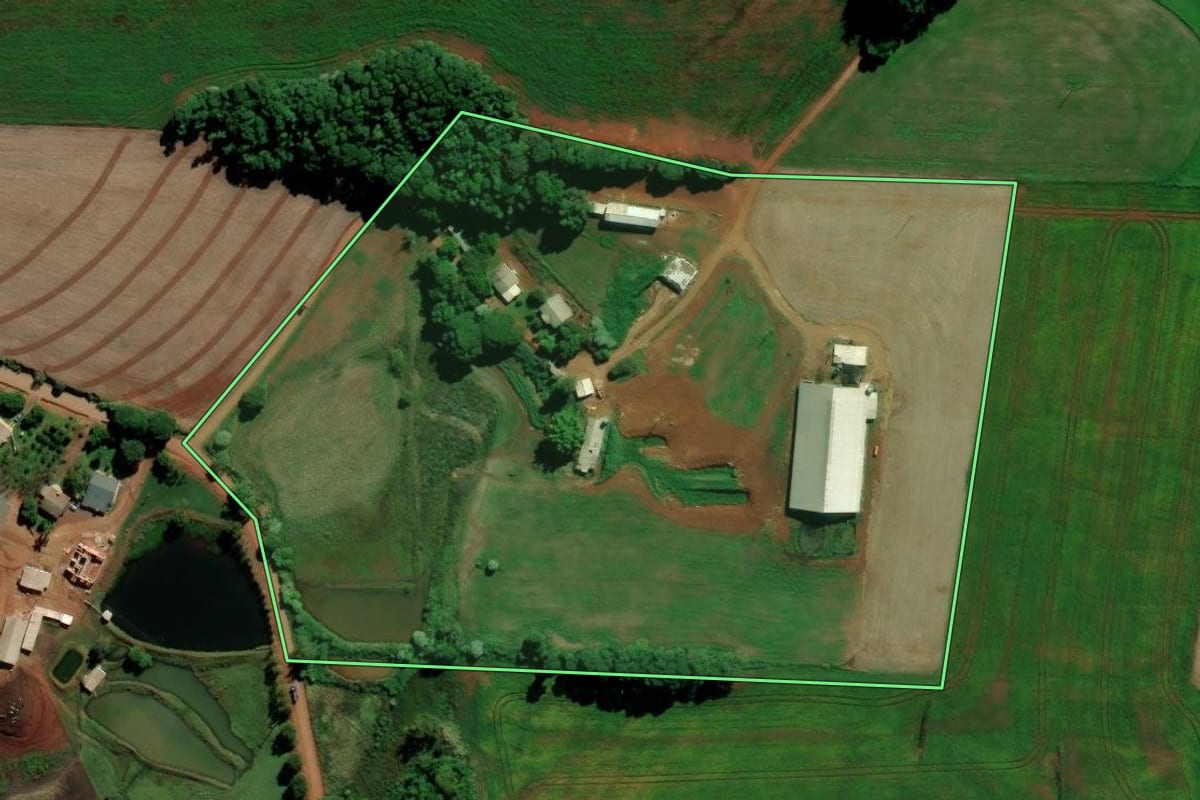 Imagem de satélite do imóvel rural em Saldanha Marinho (RS), com o contorno declarado no CAR desenhado por cima.