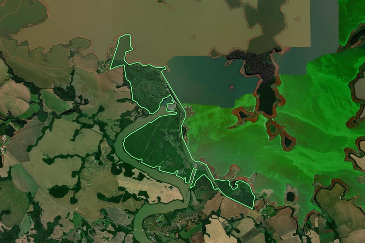 Imagem de satélite do imóvel rural em Salto do Jacuí (RS), com o contorno declarado no CAR desenhado por cima.