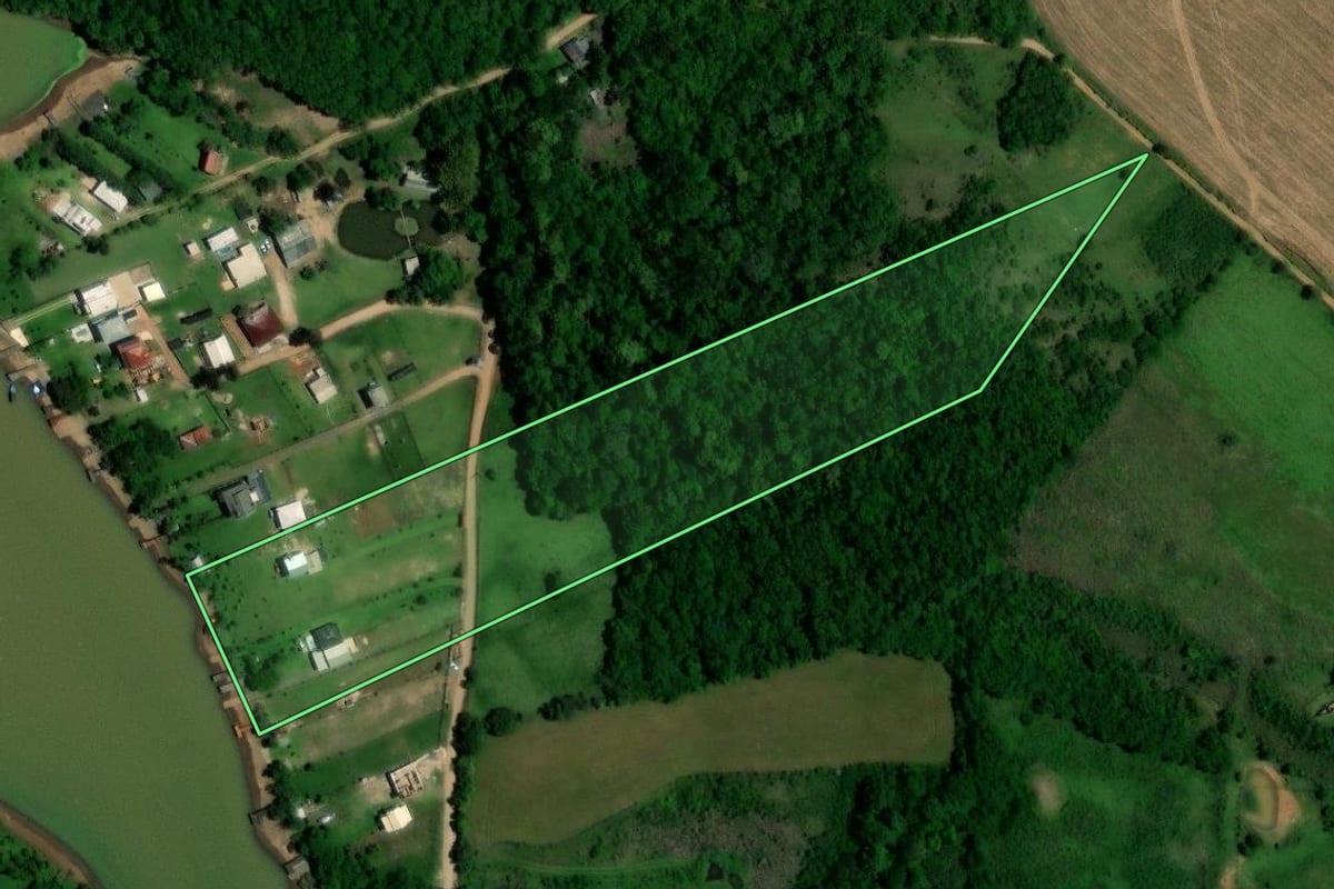 Imagem de satélite do imóvel rural em Salto do Jacuí (RS), com o contorno declarado no CAR desenhado por cima.