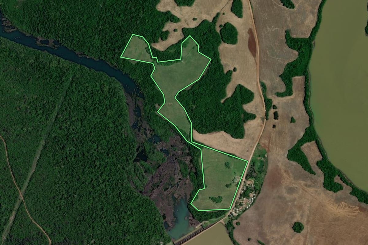 Imagem de satélite do imóvel rural em Salto do Jacuí (RS), com o contorno declarado no CAR desenhado por cima.