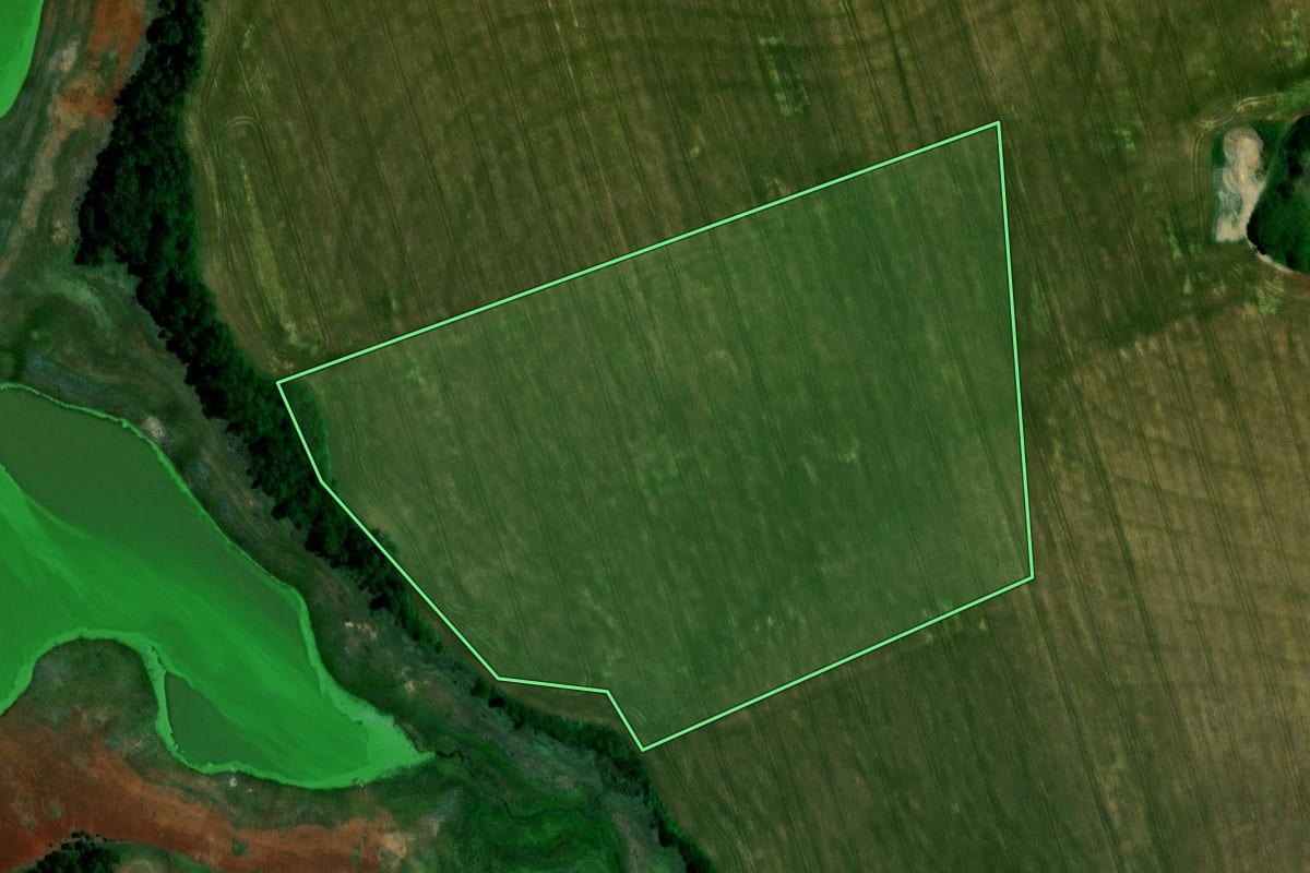 Imagem de satélite do imóvel rural em Salto do Jacuí (RS), com o contorno declarado no CAR desenhado por cima.