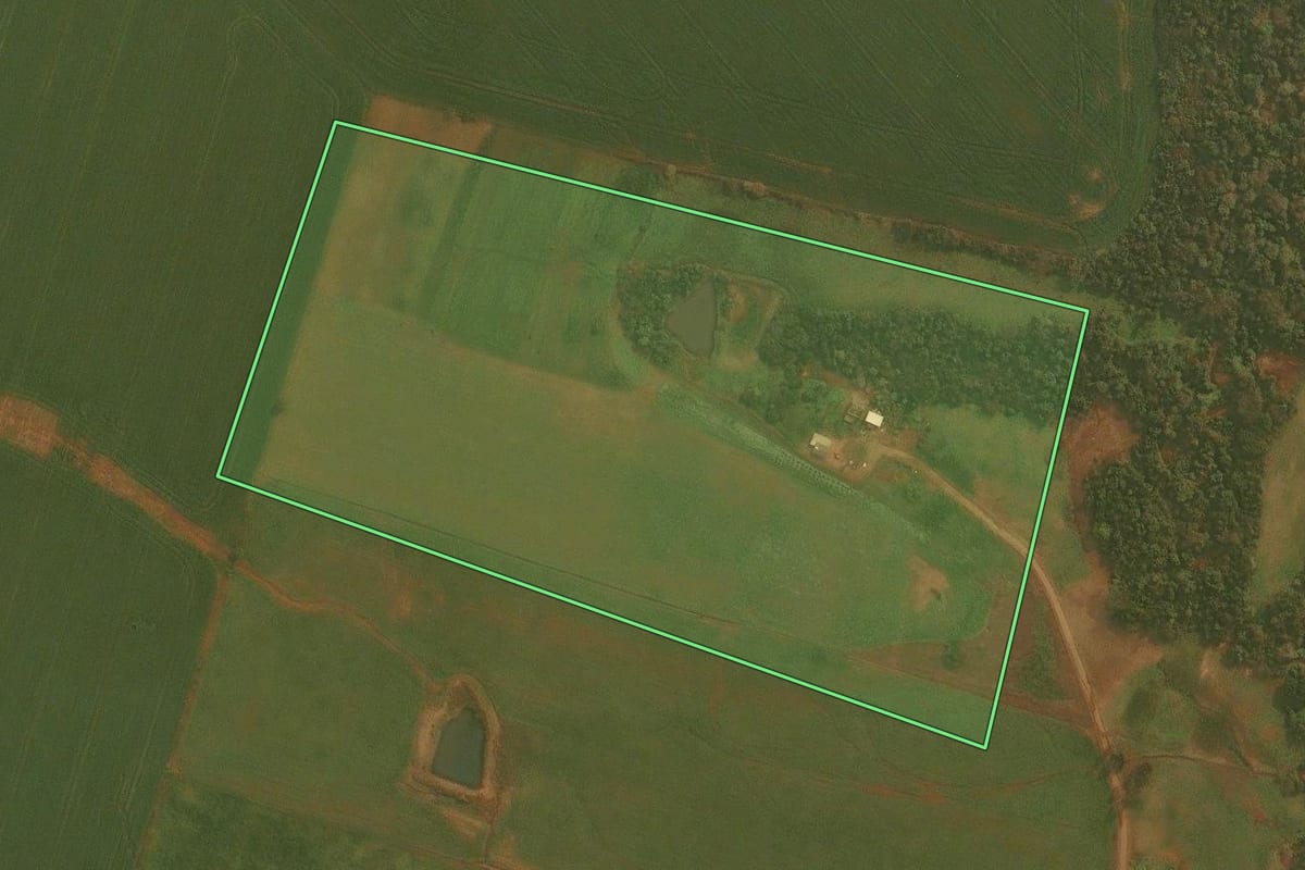Imagem de satélite do imóvel rural em Salto do Jacuí (RS), com o contorno declarado no CAR desenhado por cima.