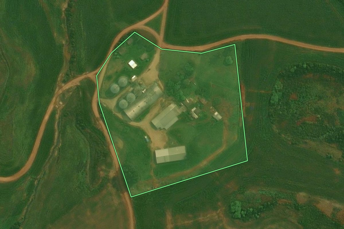 Imagem de satélite do imóvel rural em Salto do Jacuí (RS), com o contorno declarado no CAR desenhado por cima.