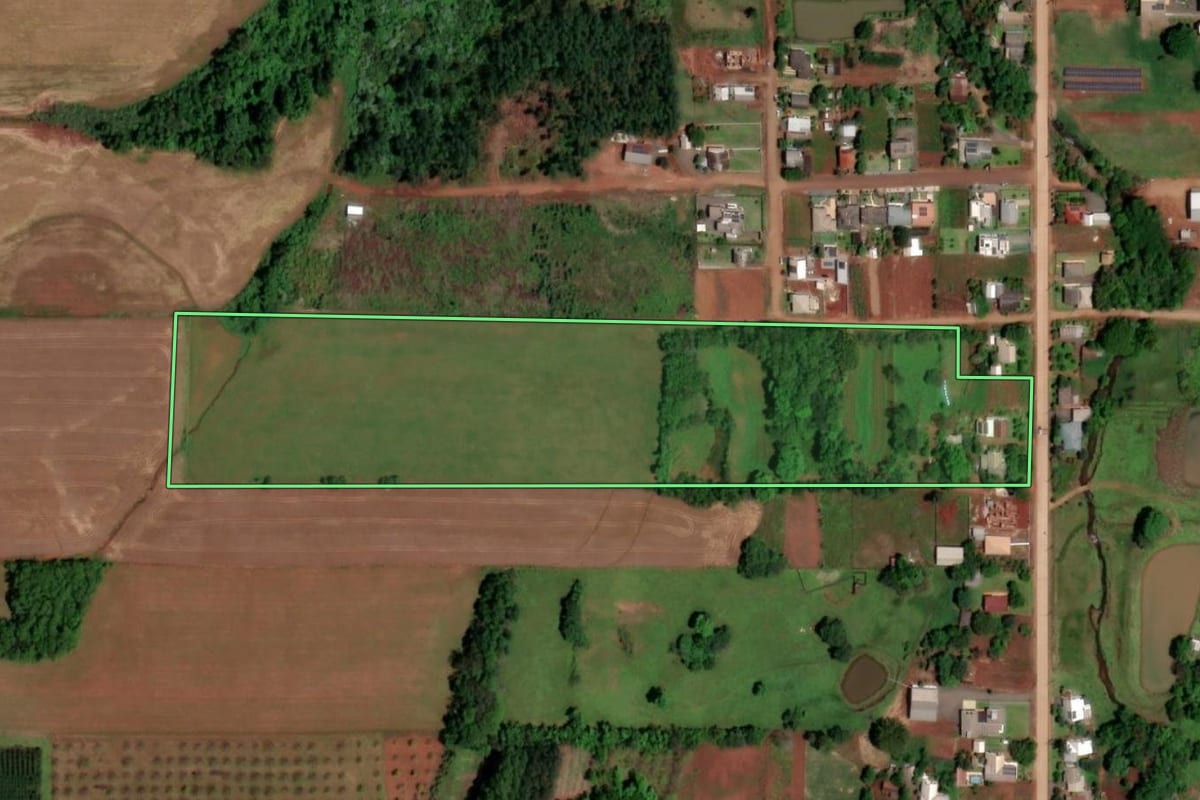 Imagem de satélite do imóvel rural em Salvador das Missões (RS), com o contorno declarado no CAR desenhado por cima.