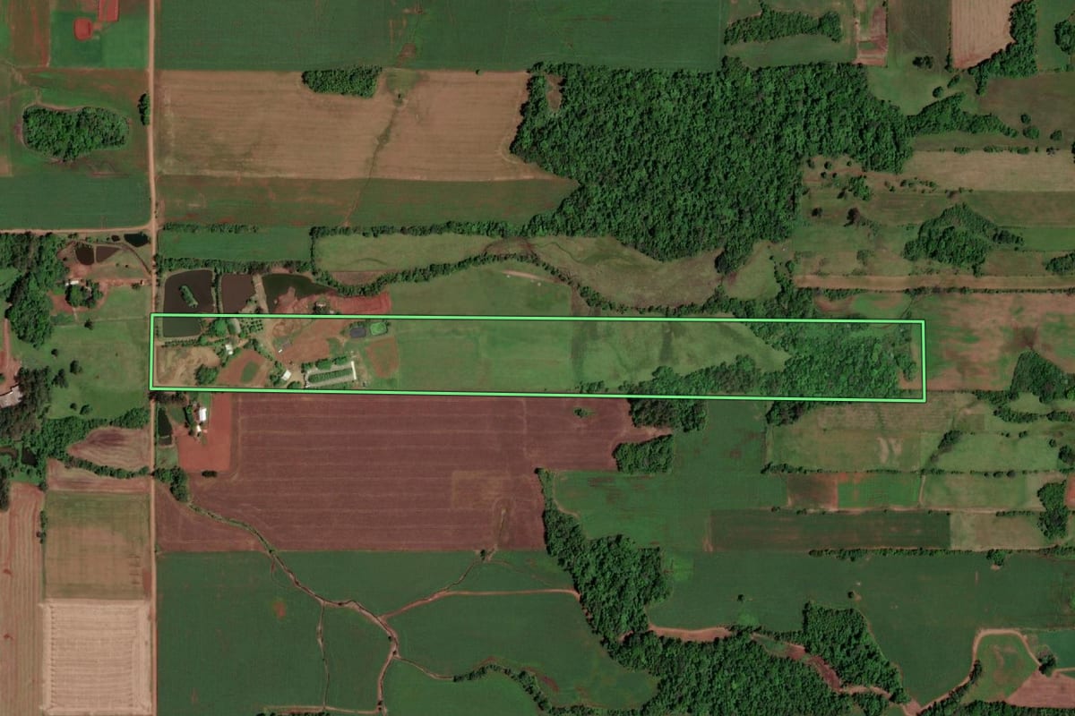 Imagem de satélite do imóvel rural em Salvador das Missões (RS), com o contorno declarado no CAR desenhado por cima.