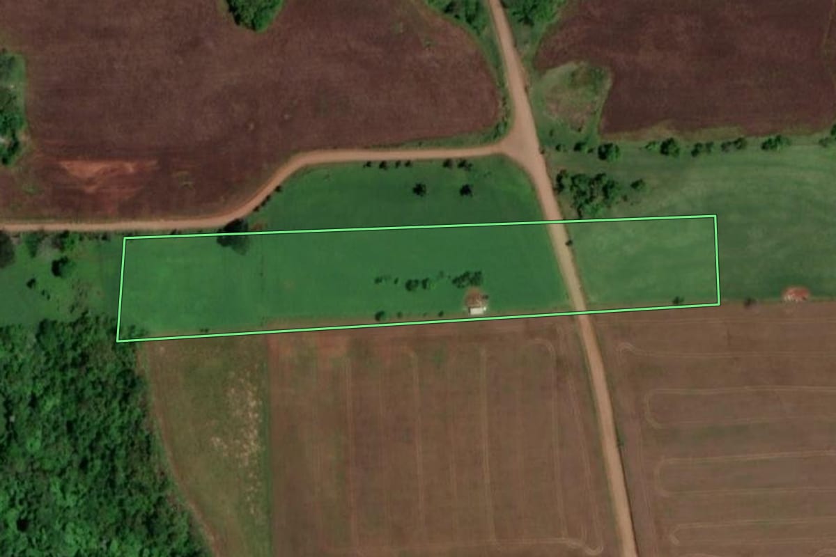 Imagem de satélite do imóvel rural em Salvador das Missões (RS), com o contorno declarado no CAR desenhado por cima.