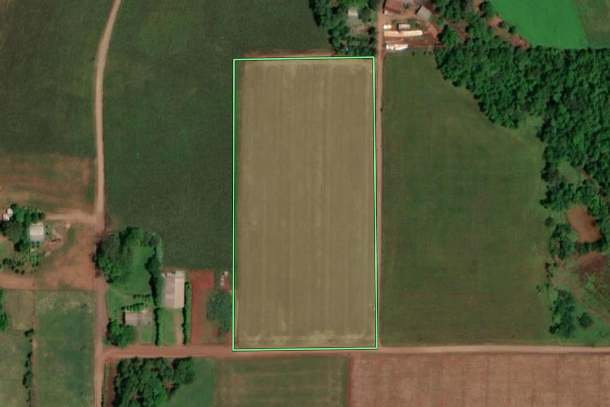 Imagem de satélite do imóvel rural em Salvador das Missões (RS), com o contorno declarado no CAR desenhado por cima.