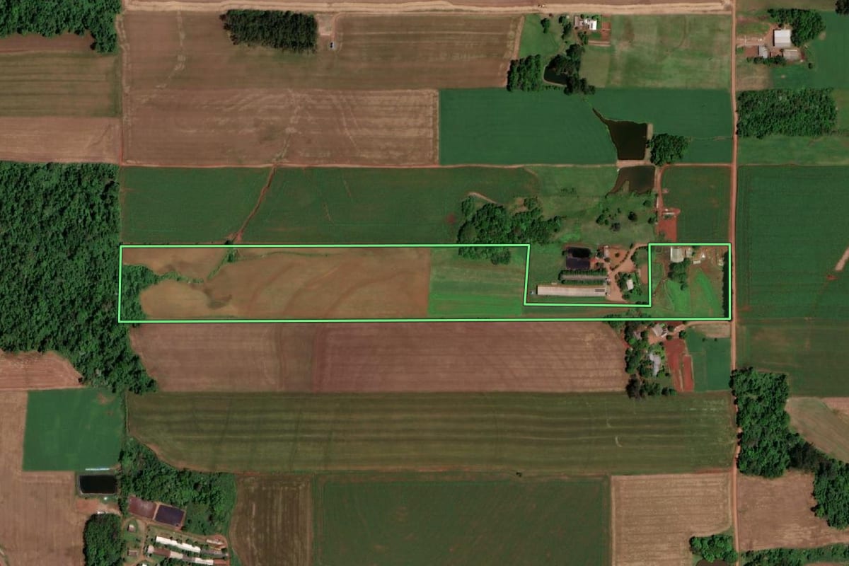 Imagem de satélite do imóvel rural em Salvador das Missões (RS), com o contorno declarado no CAR desenhado por cima.