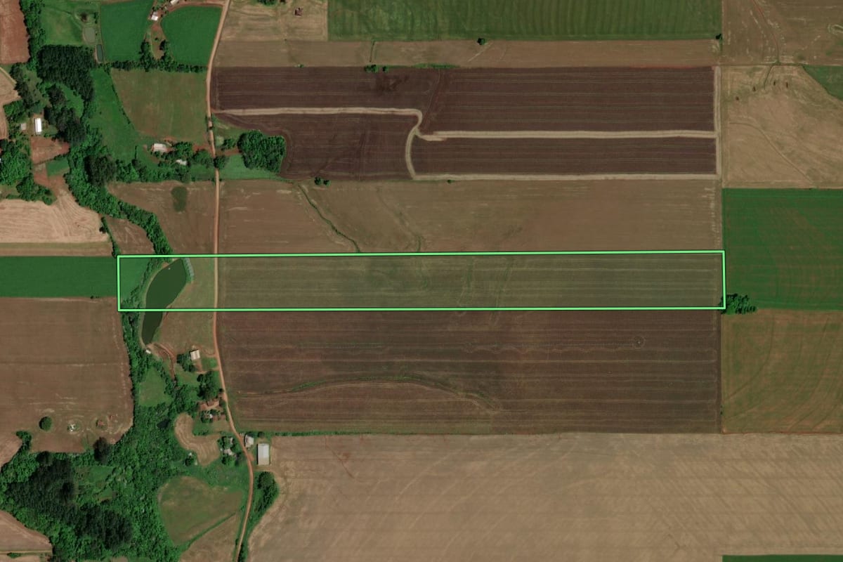 Imagem de satélite do imóvel rural em Salvador das Missões (RS), com o contorno declarado no CAR desenhado por cima.
