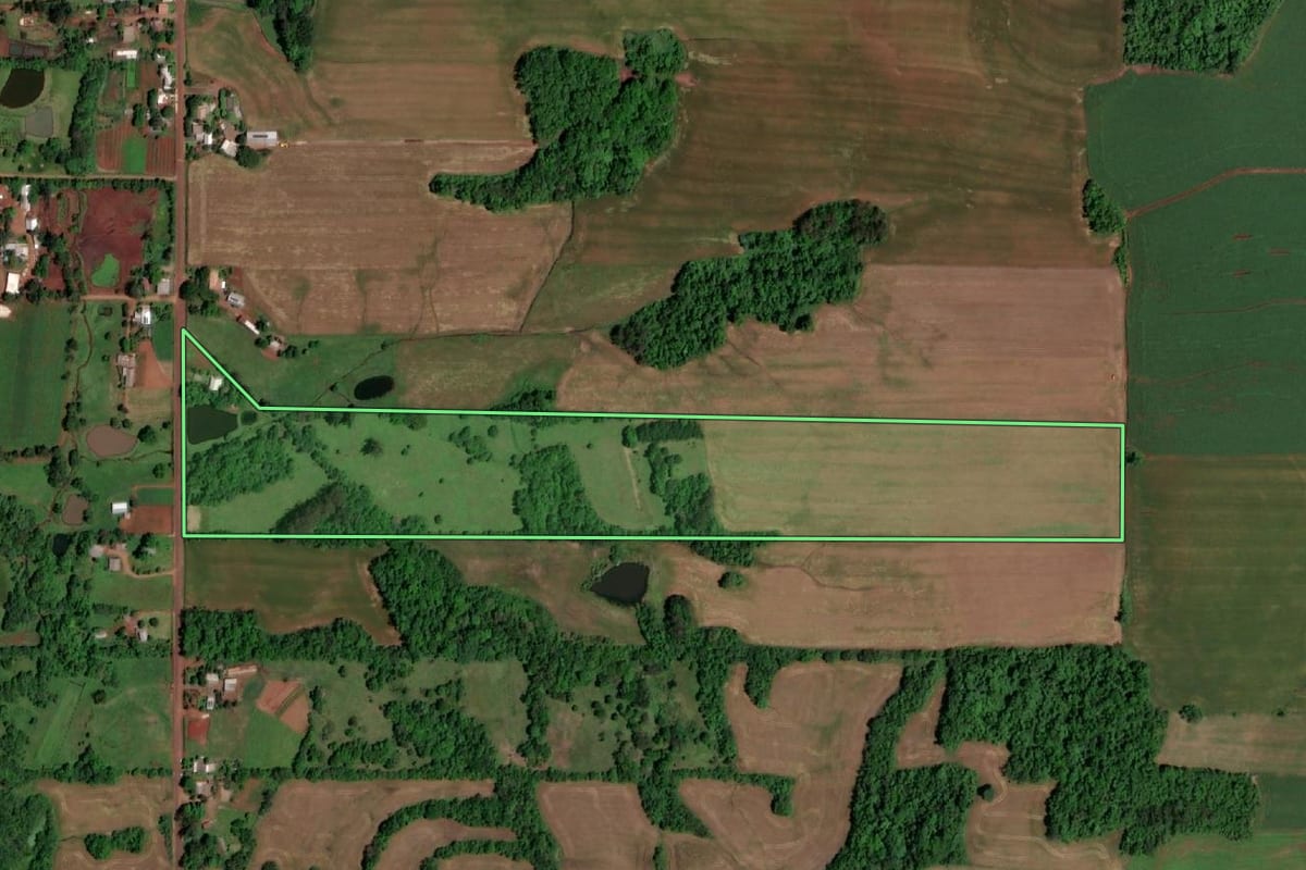 Imagem de satélite do imóvel rural em Salvador das Missões (RS), com o contorno declarado no CAR desenhado por cima.