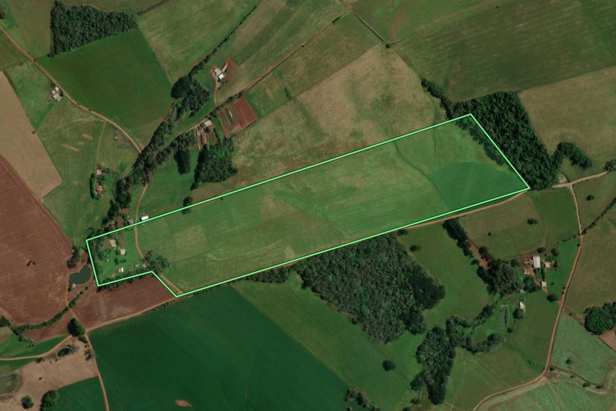 Imagem de satélite do imóvel rural em Sananduva (RS), com o contorno declarado no CAR desenhado por cima.