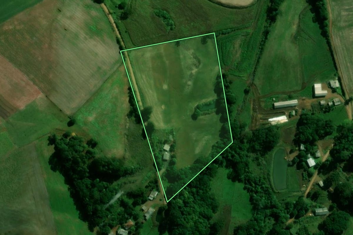 Imagem de satélite do imóvel rural em Sananduva (RS), com o contorno declarado no CAR desenhado por cima.