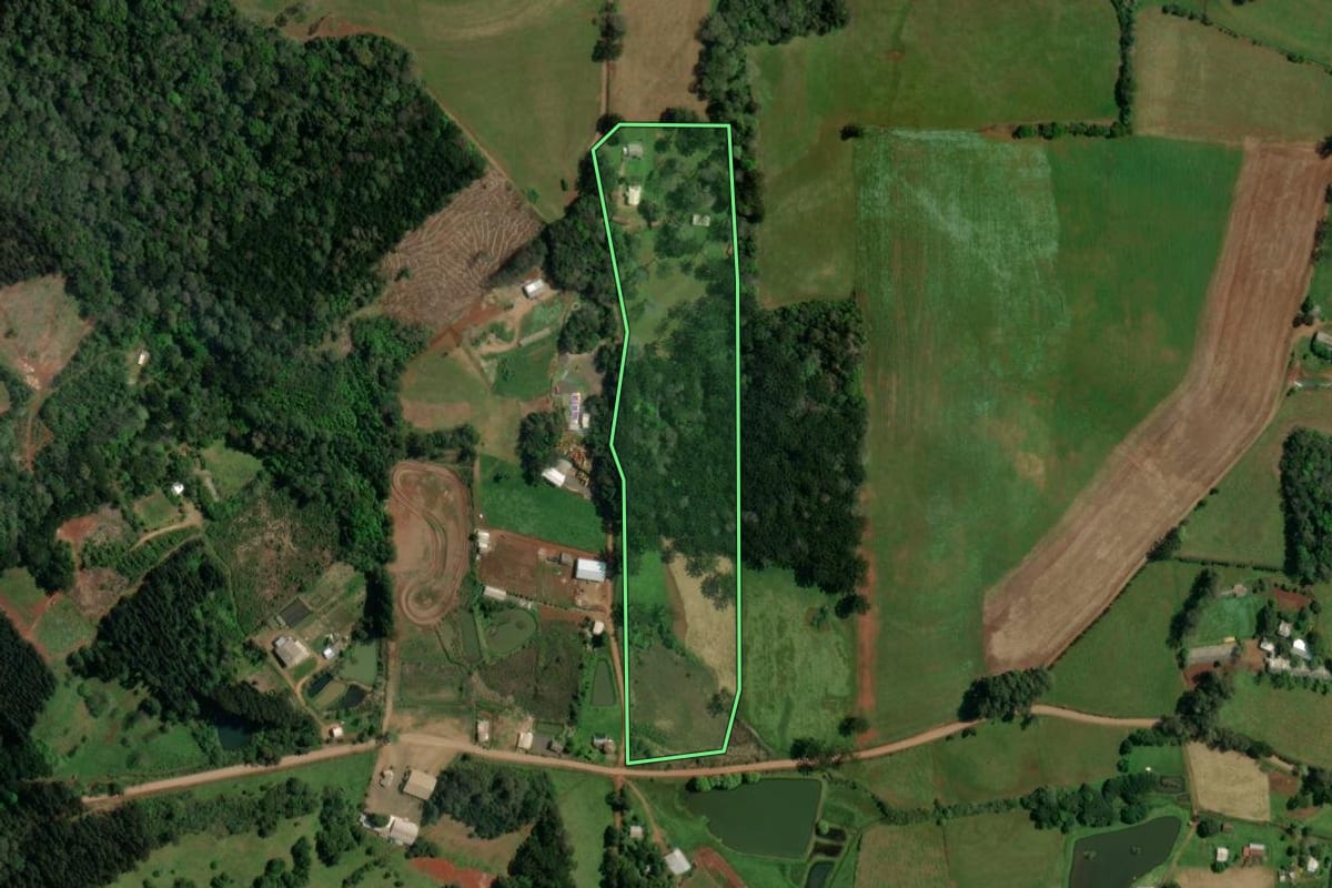 Imagem de satélite do imóvel rural em Sananduva (RS), com o contorno declarado no CAR desenhado por cima.