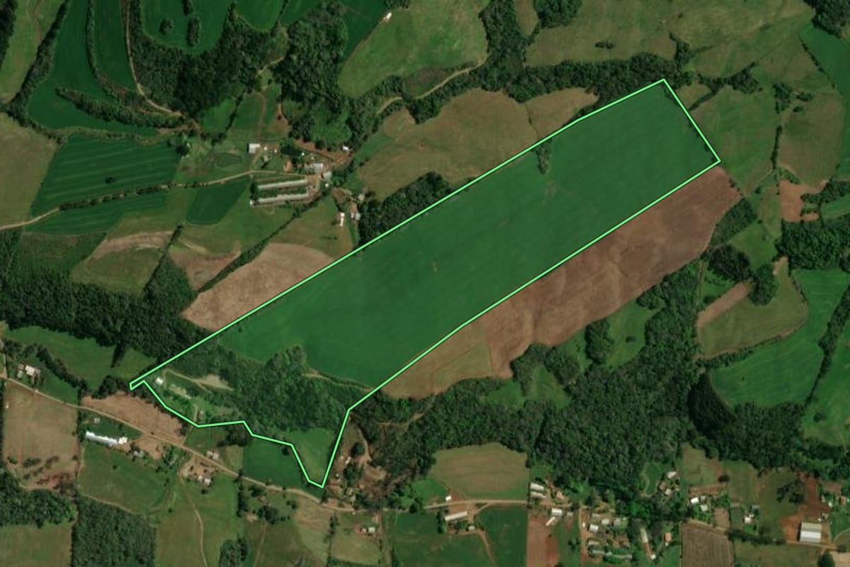 Imagem de satélite do imóvel rural em Sananduva (RS), com o contorno declarado no CAR desenhado por cima.