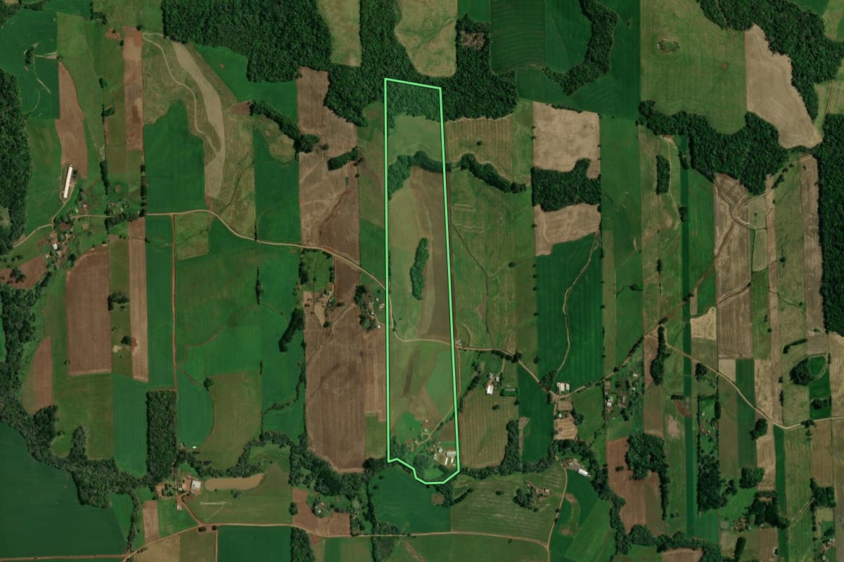 Imagem de satélite do imóvel rural em Sananduva (RS), com o contorno declarado no CAR desenhado por cima.