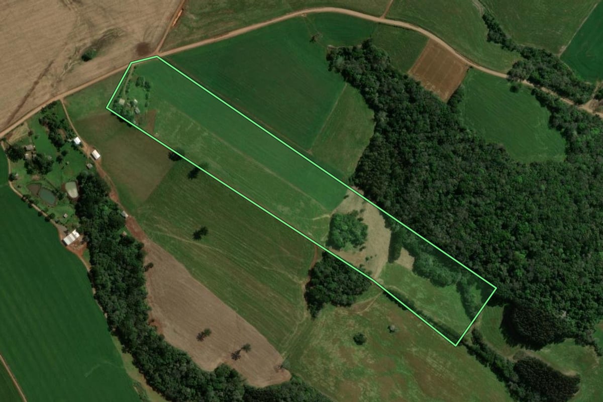 Imagem de satélite do imóvel rural em Sananduva (RS), com o contorno declarado no CAR desenhado por cima.