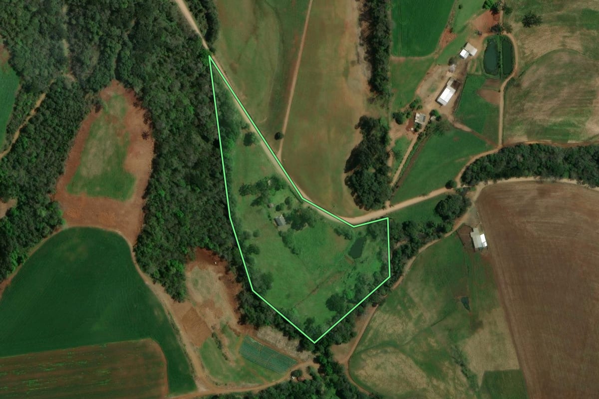 Imagem de satélite do imóvel rural em Sananduva (RS), com o contorno declarado no CAR desenhado por cima.